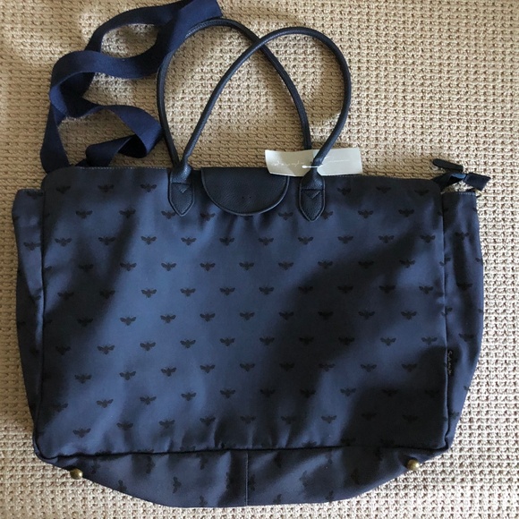 New Bee Navy Weekend Bag (Missing Bee icon on flap, but Not noticeable) - Picture 1 of 4